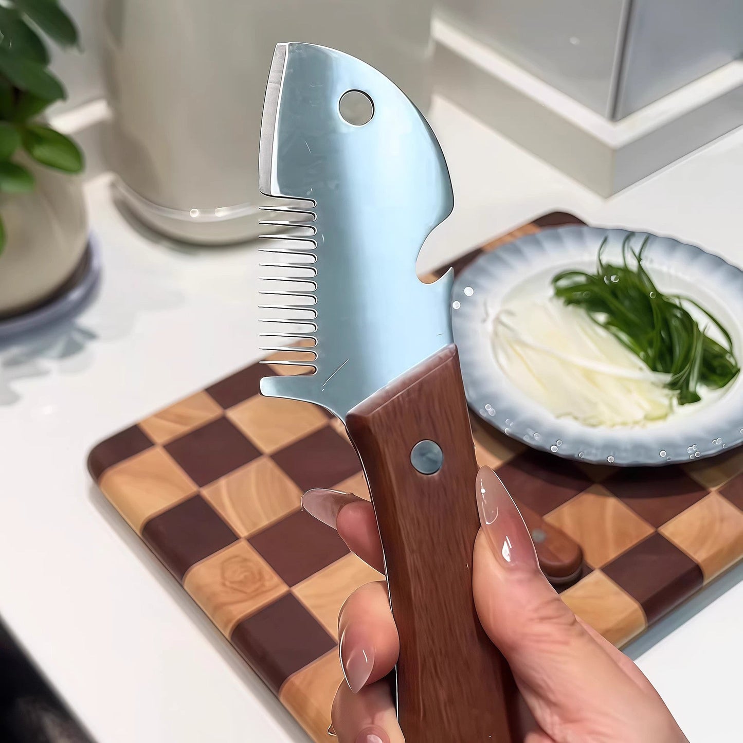 4-in-1 Universal Vegetable Peeler & Cutter